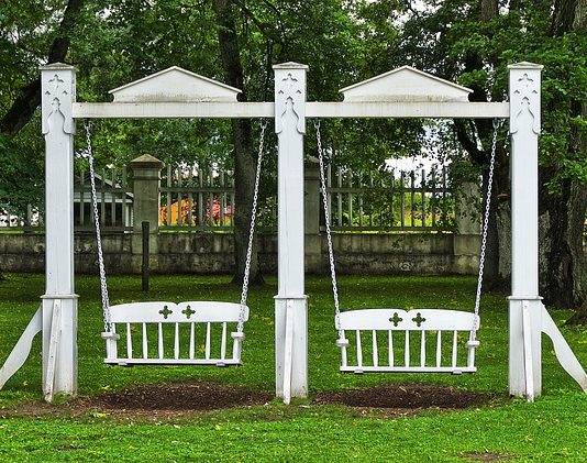 Huśtawka ogrodowa – jak zrobić? Huśtawka ogrodowa - jak zrobić