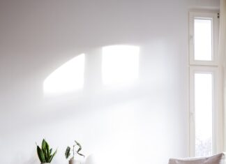 Jak dbać o podłogę: porady dotyczące czyszczenia i konserwacji różnych typów podłóg.