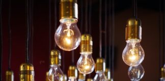 Które materiały i narzędzia będą potrzebne do montażu instalacji elektrycznych
