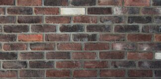 Murowanie ścian z kamienia naturalnego