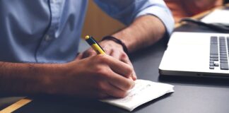Ile wkrętów na deskę elewacyjna?