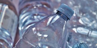 Jak wyczyścić plastikowe deski do krojenia?