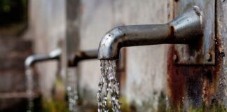 Jaki zbiornik hydroforowy dla 4 osób?