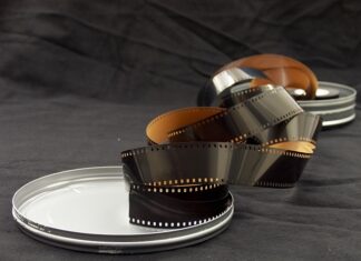 Ile klatek na filmie 120?