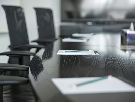 przewodnik po tkaninach na krzesła tapicerowane bankietowe